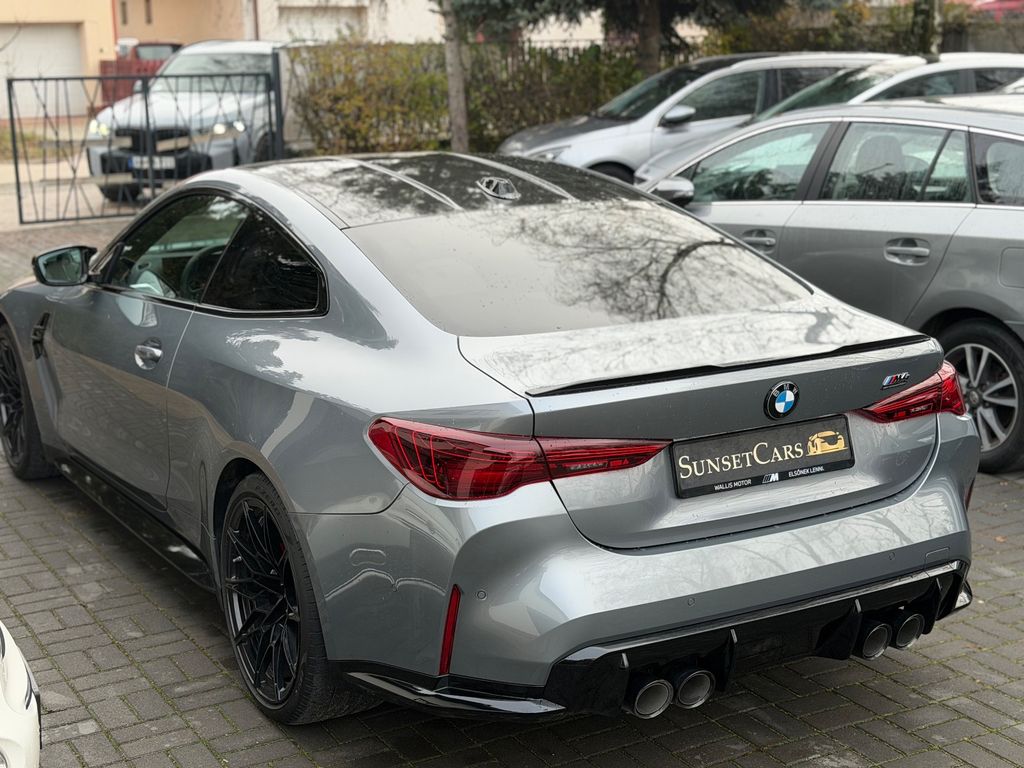 BMW M4 2025