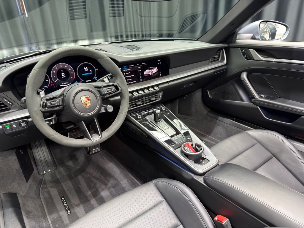 Porsche 992 2025