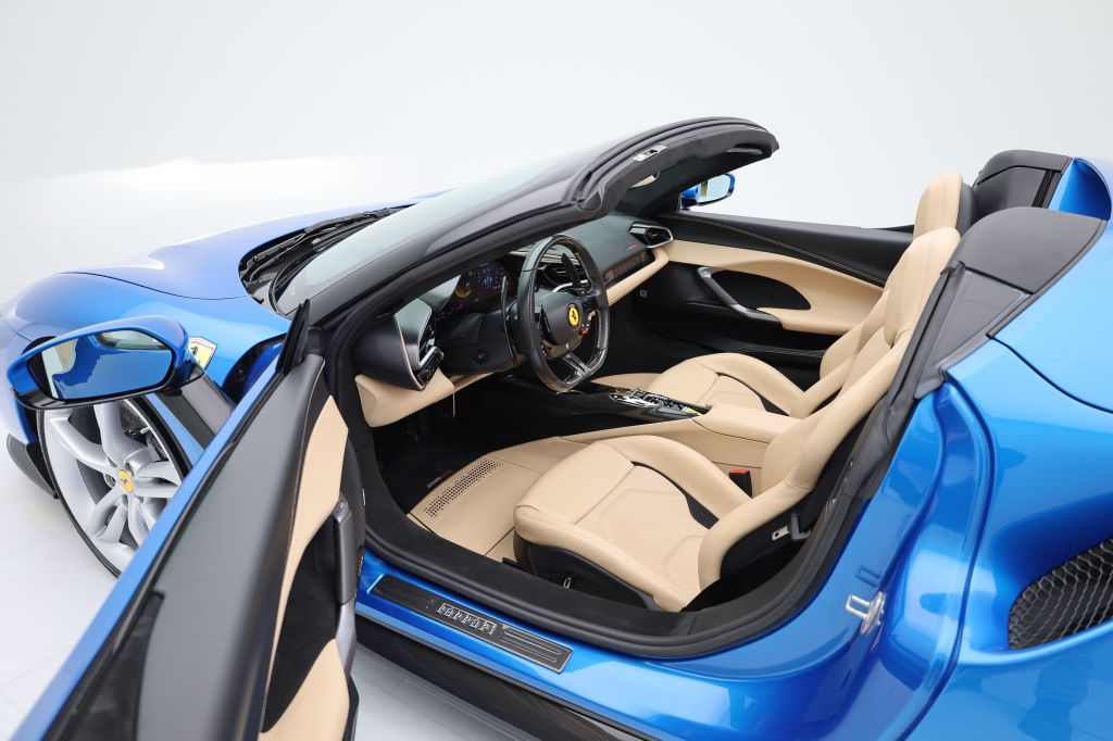 Ferrari 296 GTS 2022