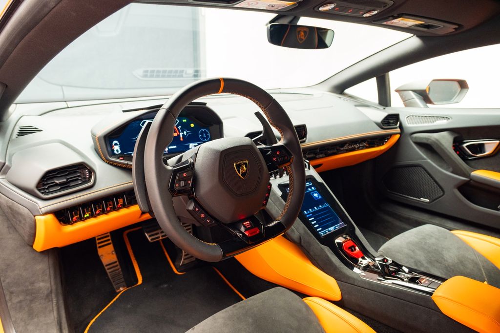 Lamborghini Huracán 2024