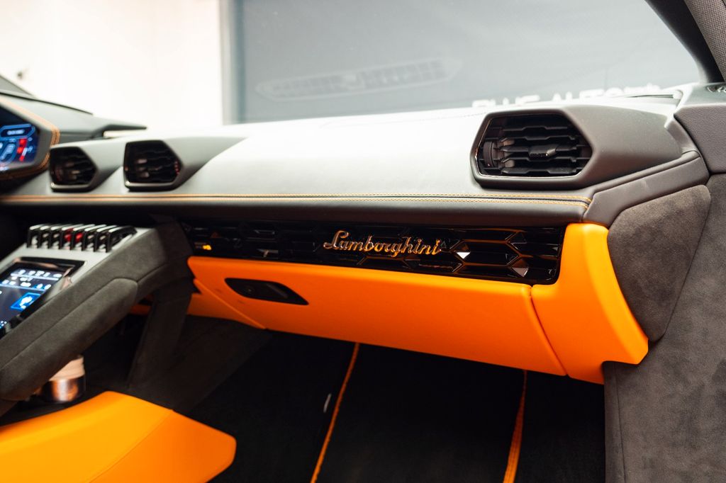 Lamborghini Huracán 2024