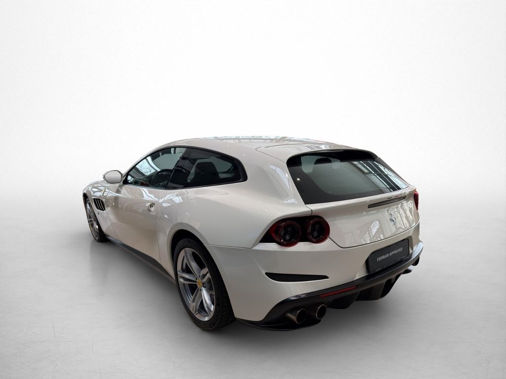 Ferrari GTC4Lusso 2019
