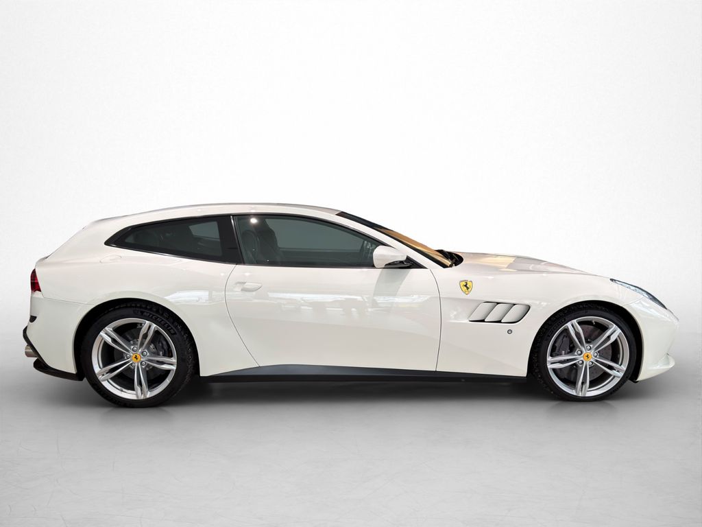 Ferrari GTC4Lusso 2019