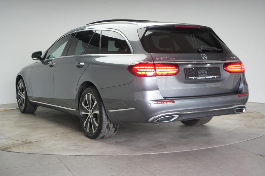 Mercedes-Benz E 300 2022