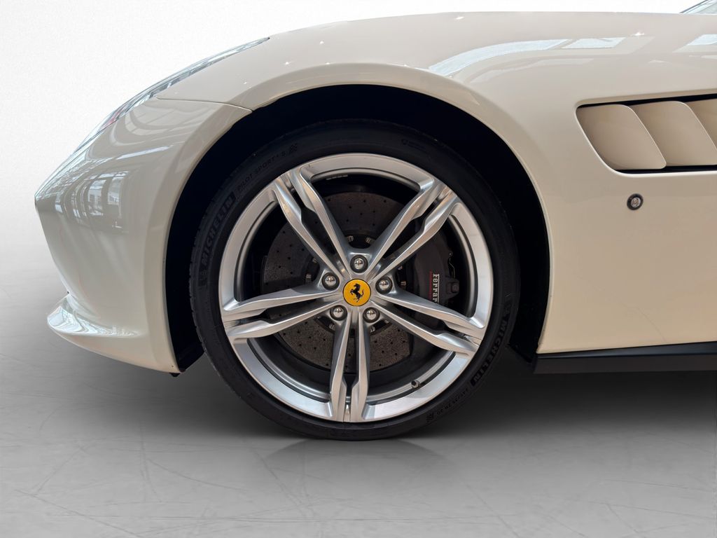 Ferrari GTC4Lusso 2019