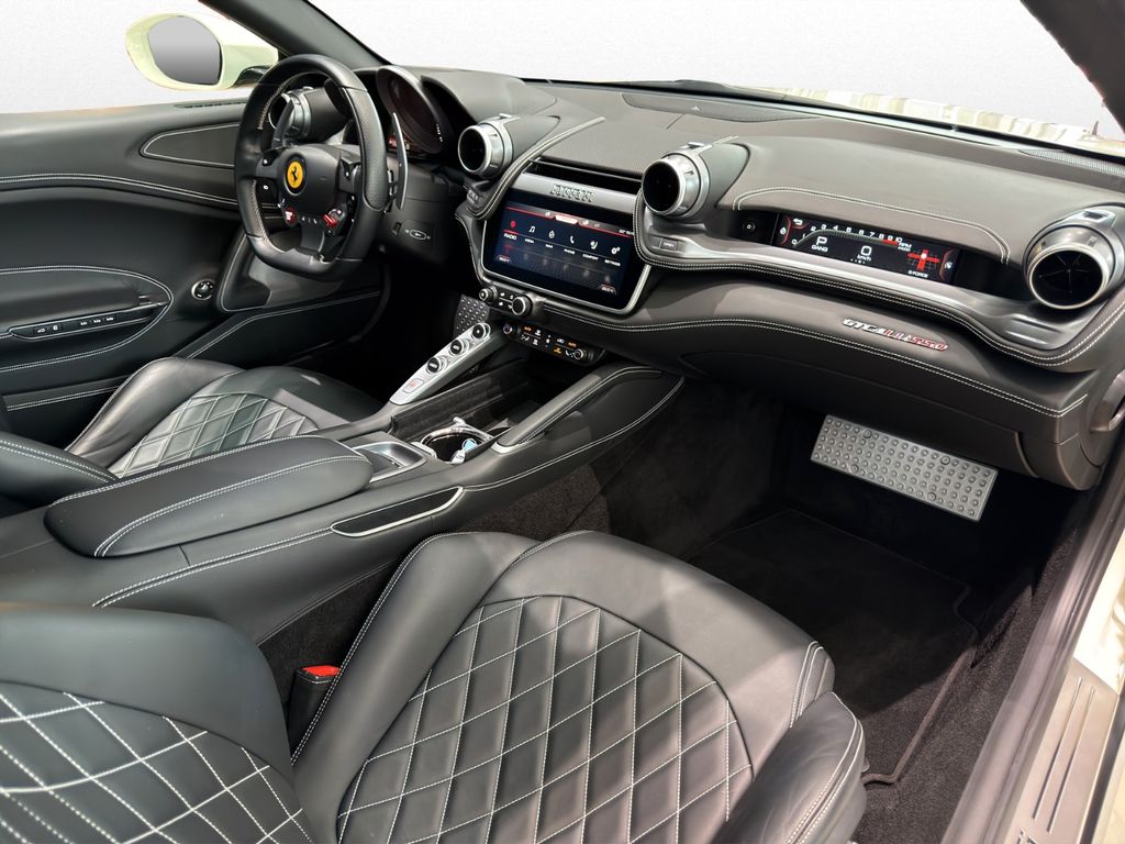 Ferrari GTC4Lusso 2019