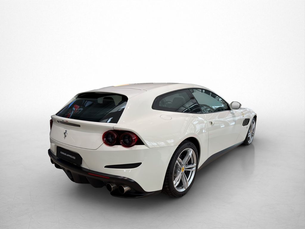 Ferrari GTC4Lusso 2019