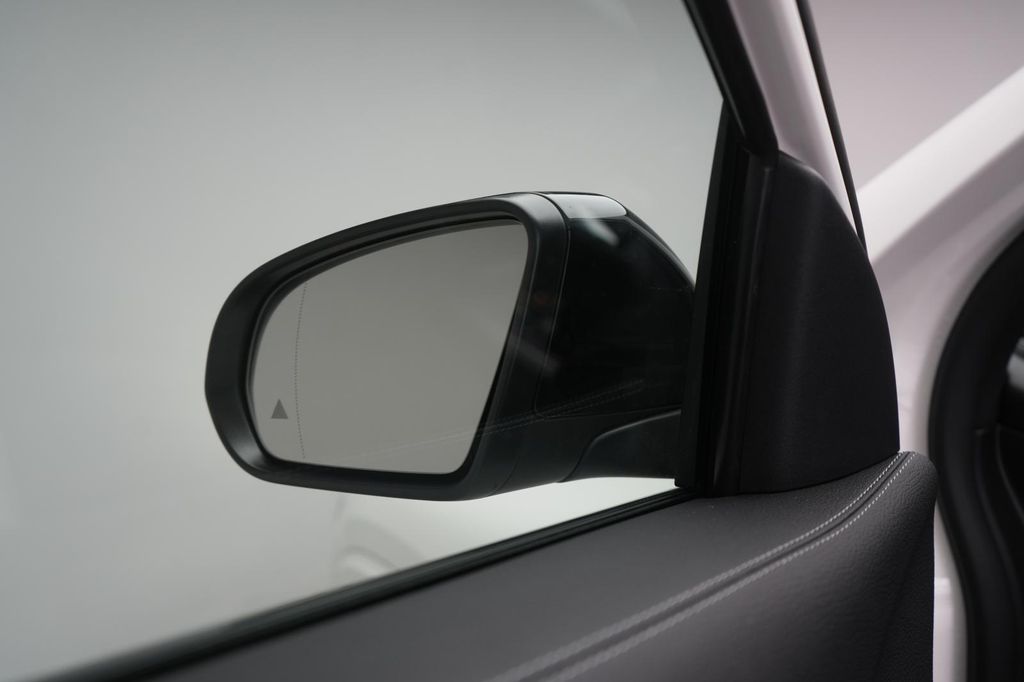 Mercedes-Benz GLA 200 2025