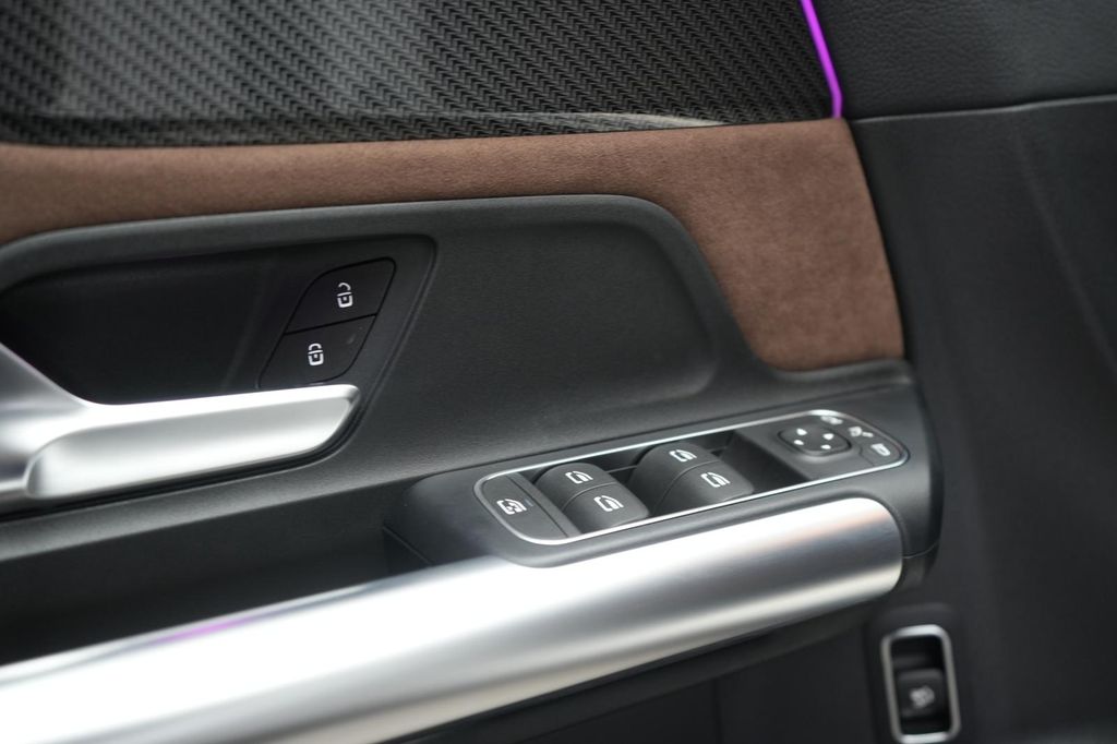 Mercedes-Benz GLA 200 2025