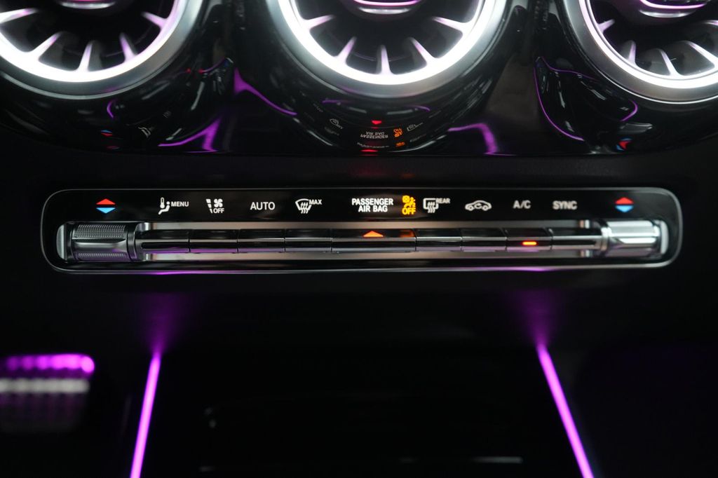 Mercedes-Benz GLA 200 2025