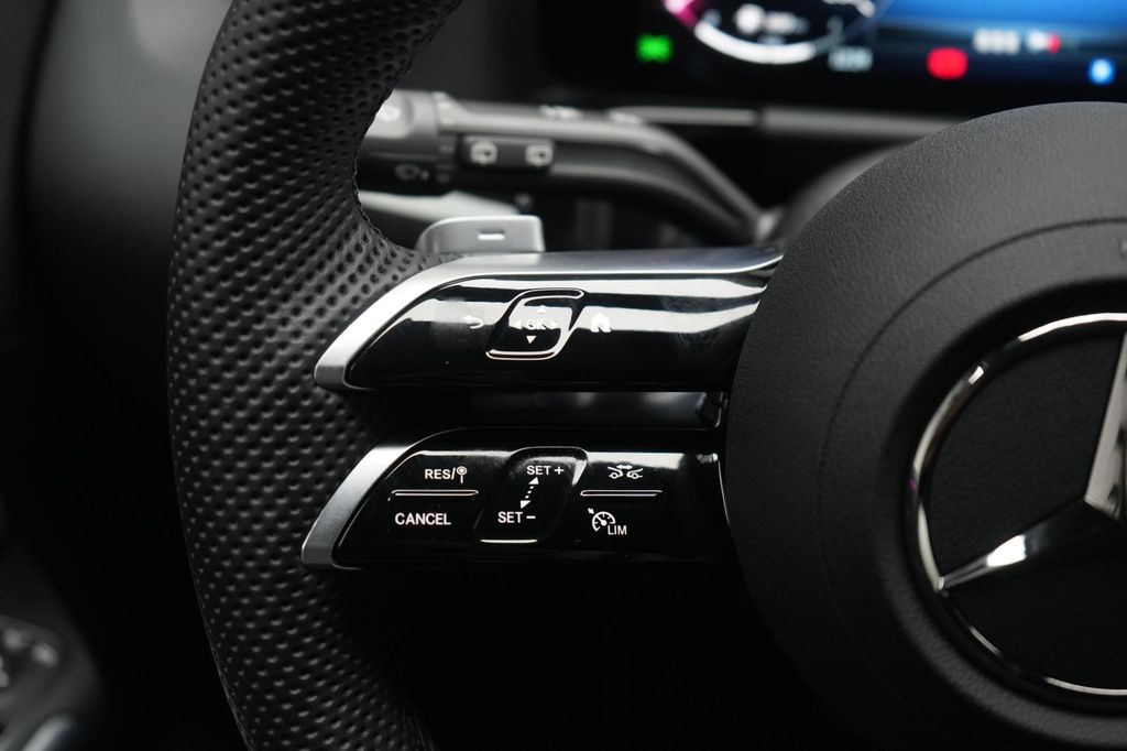 Mercedes-Benz GLA 200 2025