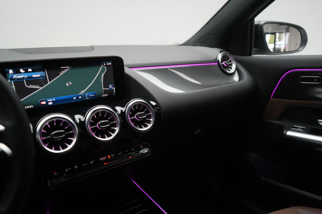 Mercedes-Benz GLA 200 2025