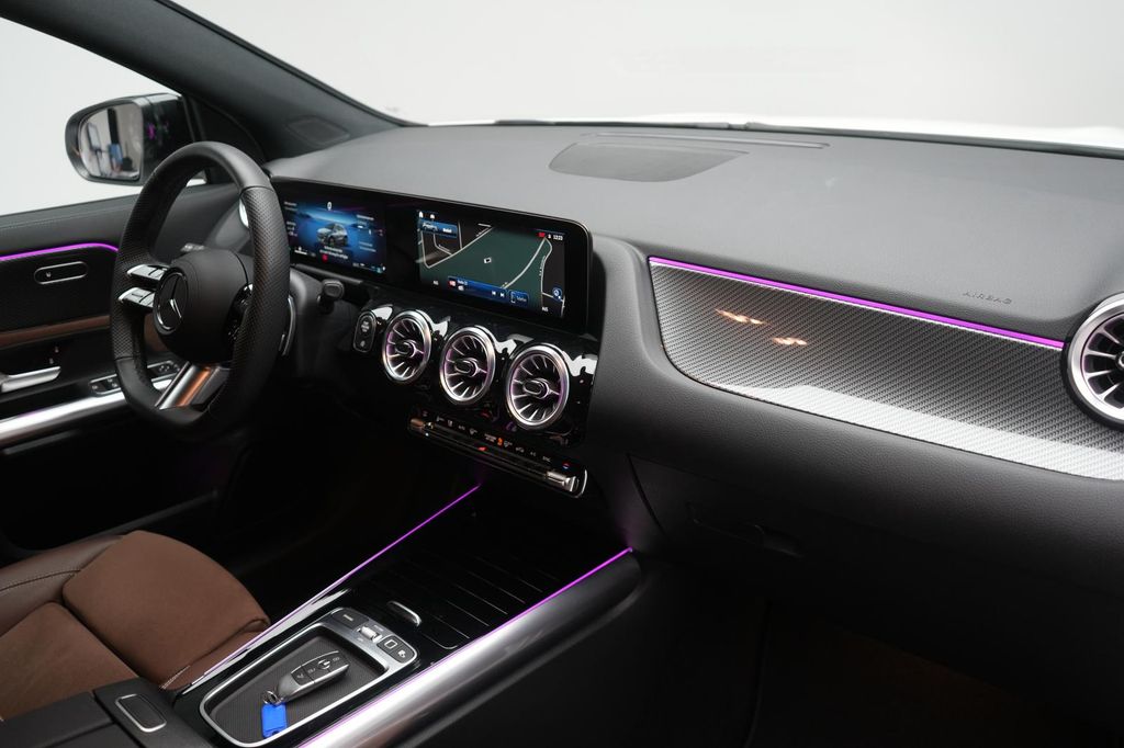 Mercedes-Benz GLA 200 2025