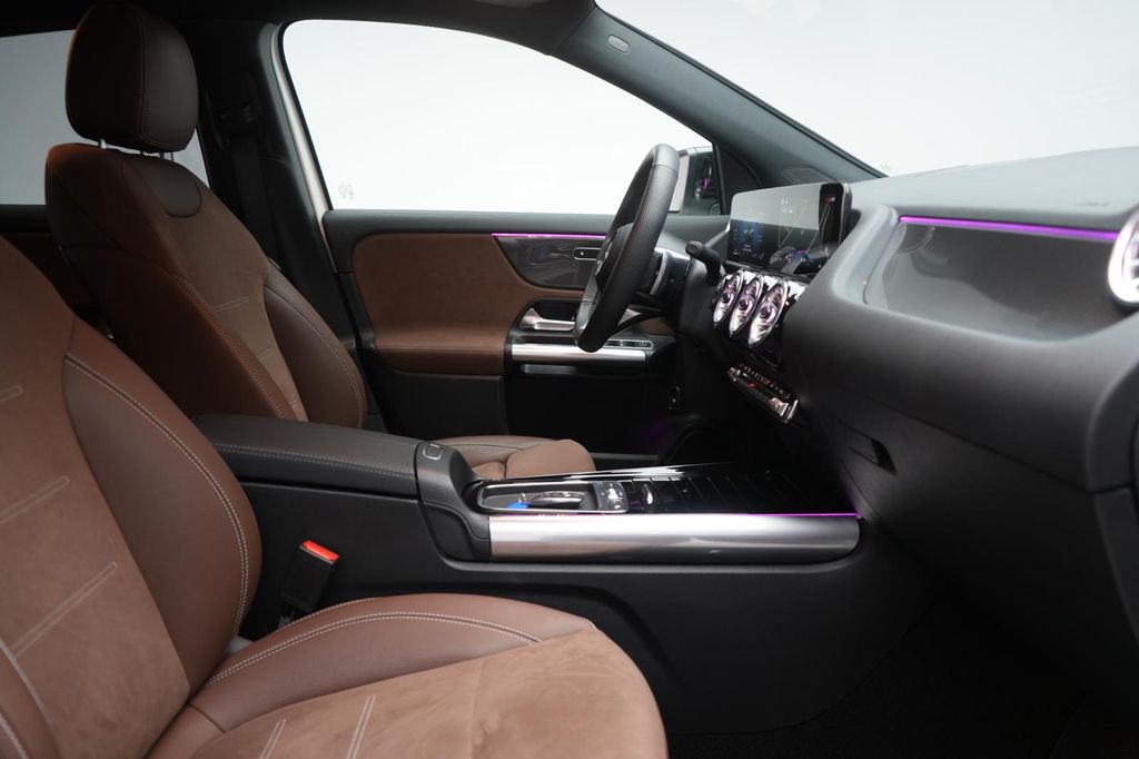 Mercedes-Benz GLA 200 2025