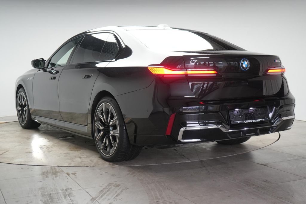 BMW i7 2023