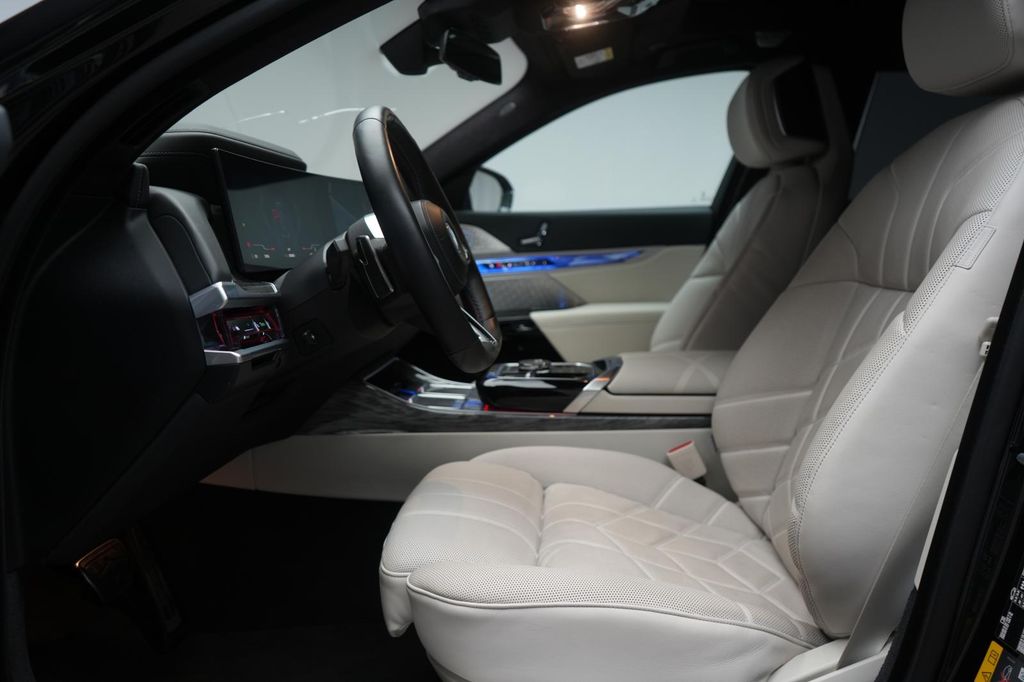 BMW i7 2023