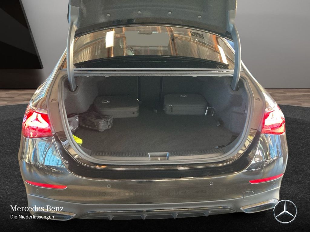 Mercedes-Benz E 300 2025