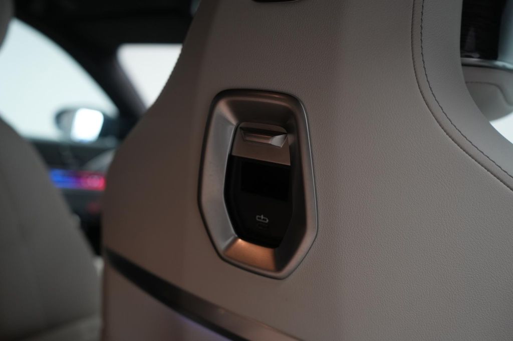 BMW i7 2023