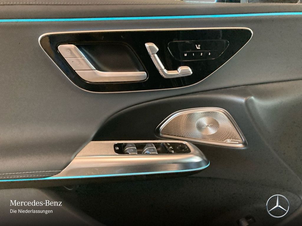 Mercedes-Benz E 300 2025