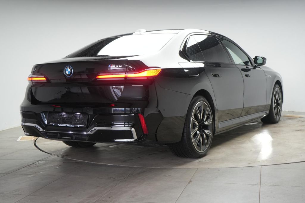 BMW i7 2023