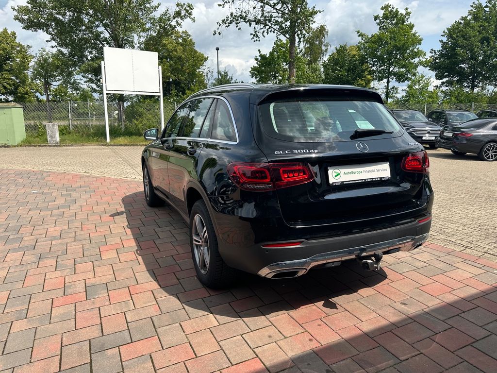 Mercedes-Benz GLC 300 2022