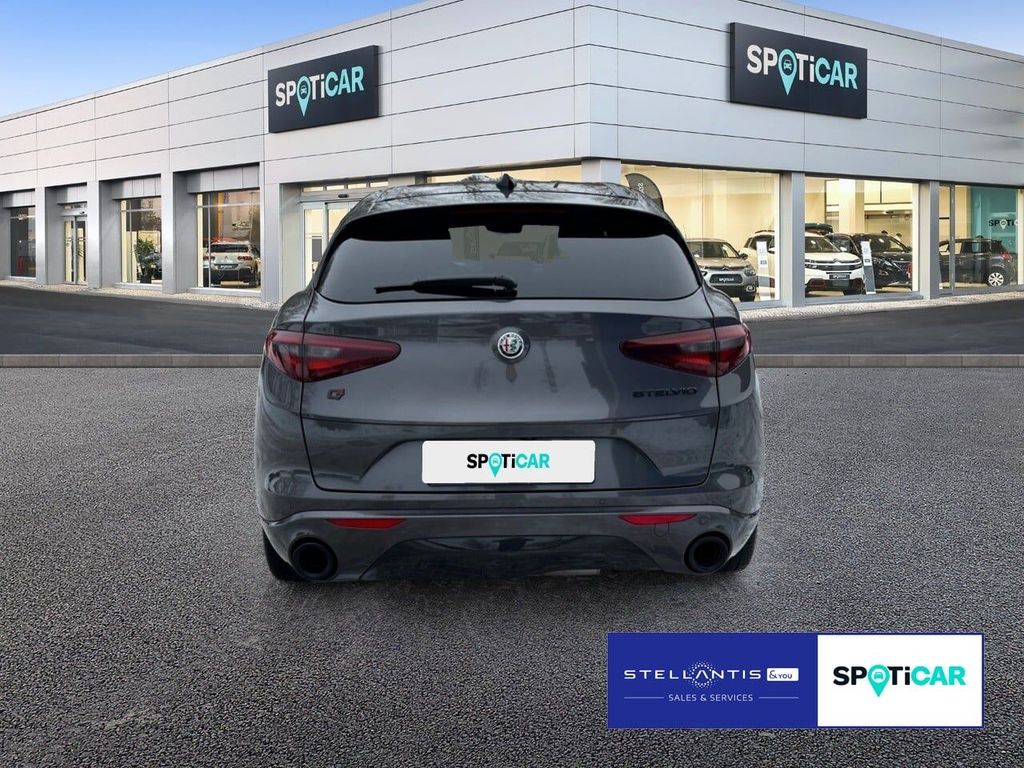 Alfa Romeo Stelvio 2021