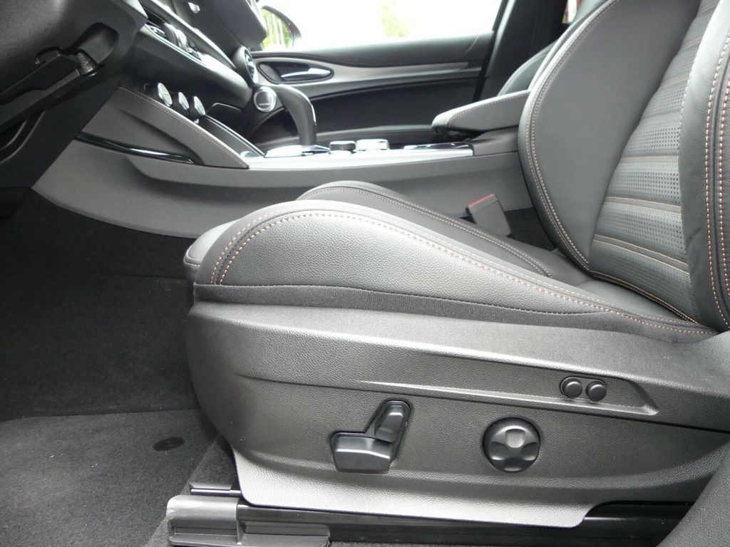 Alfa Romeo Stelvio 2025