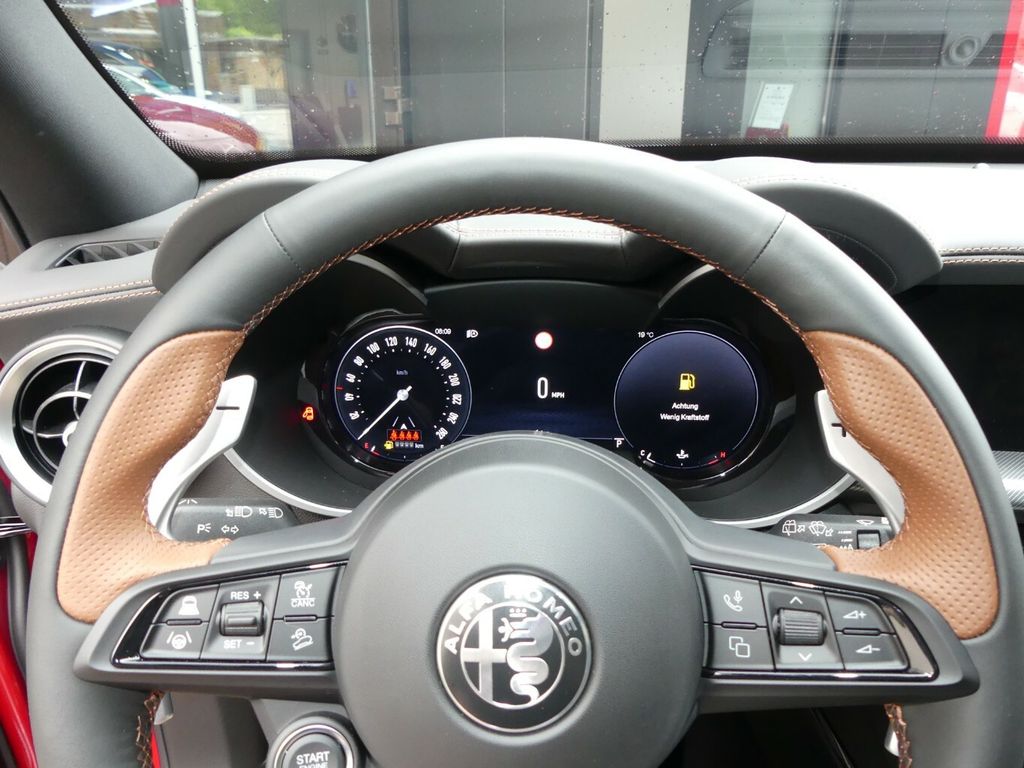 Alfa Romeo Stelvio 2025