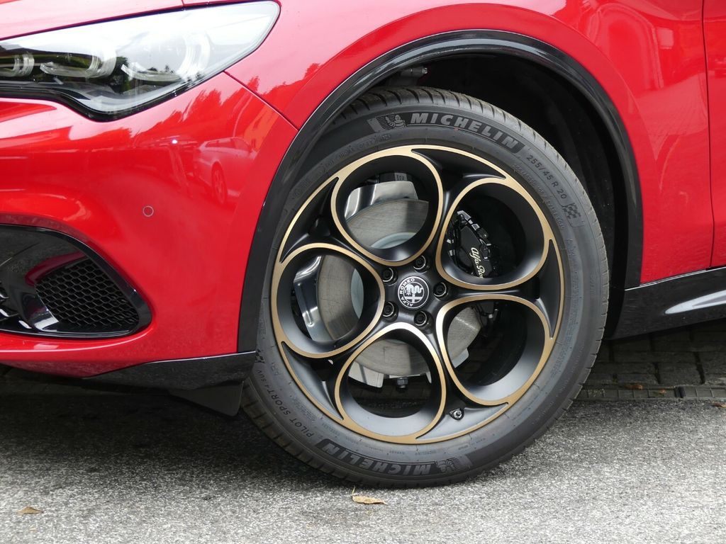 Alfa Romeo Stelvio 2025