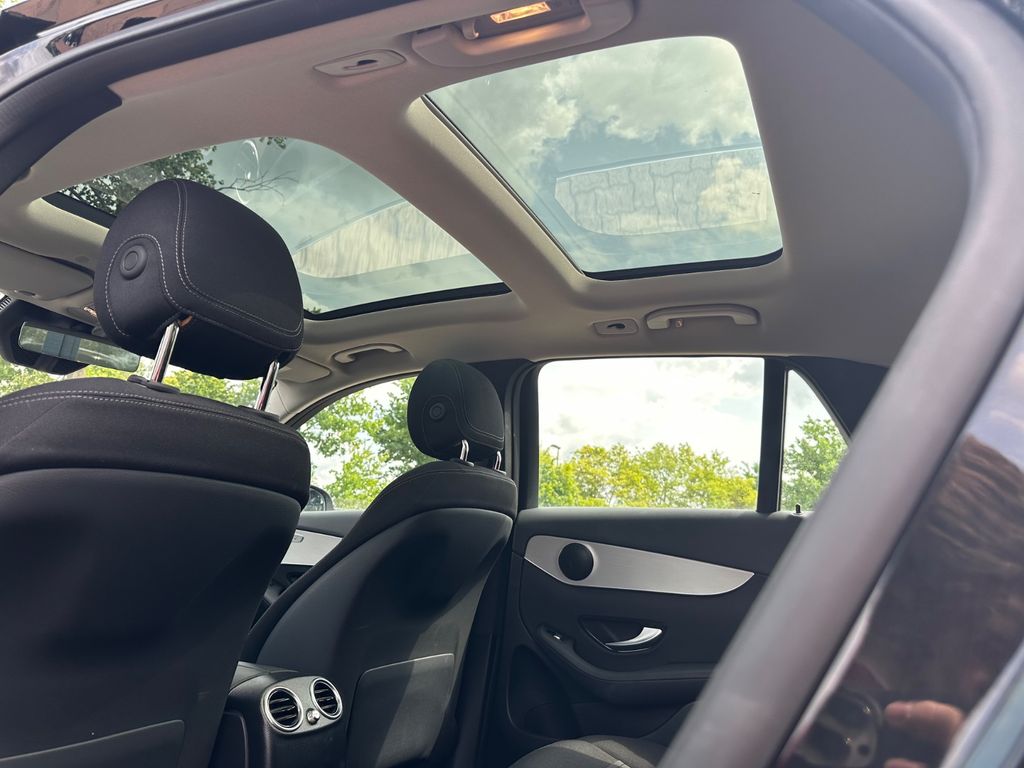 Mercedes-Benz GLC 300 2022