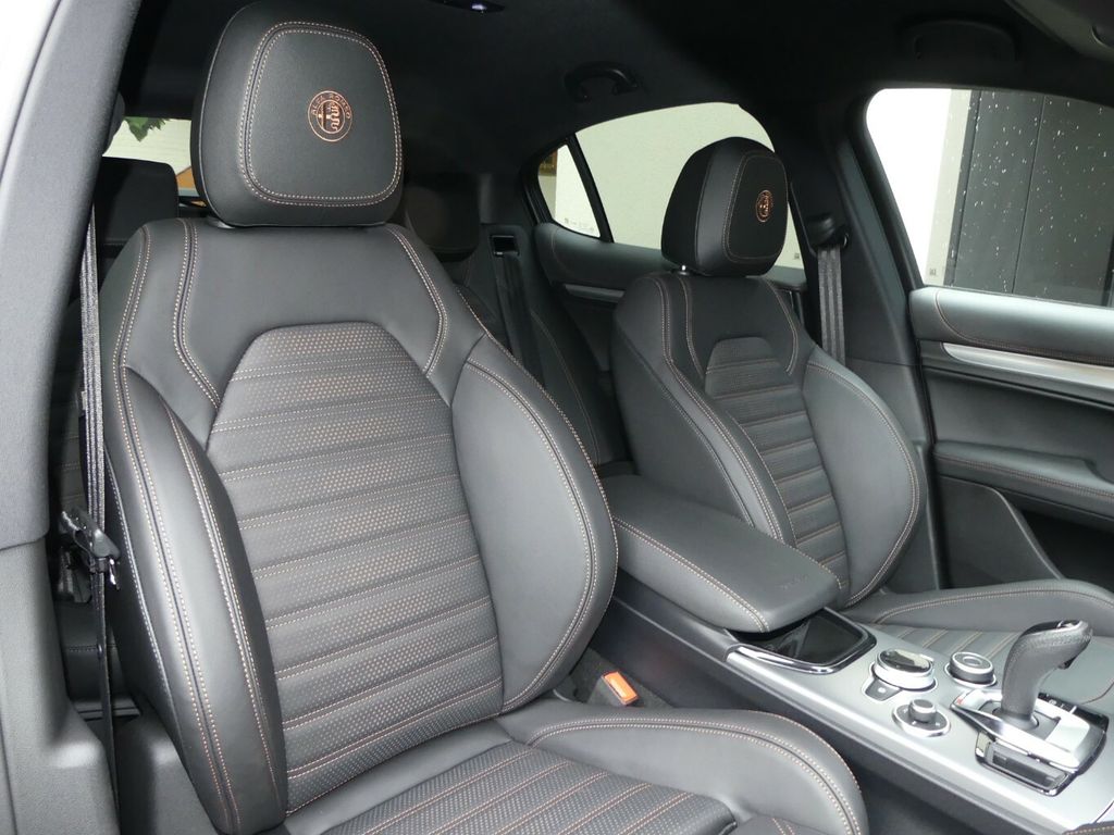 Alfa Romeo Stelvio 2025