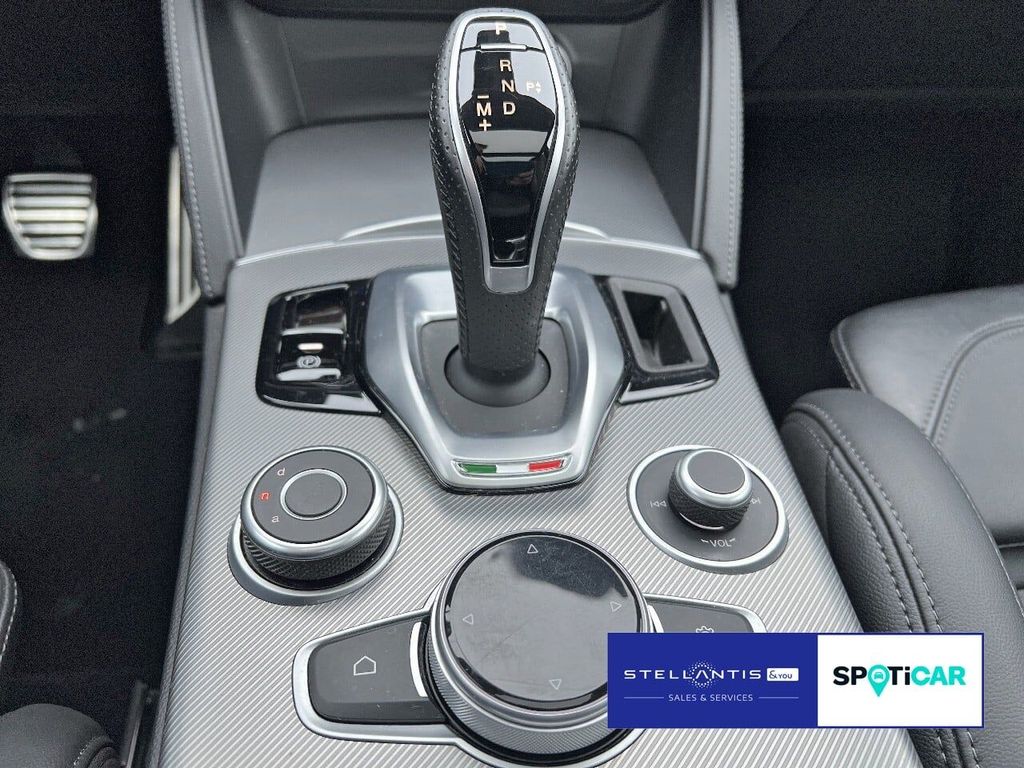 Alfa Romeo Stelvio 2021