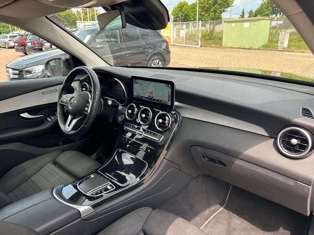Mercedes-Benz GLC 300 2022