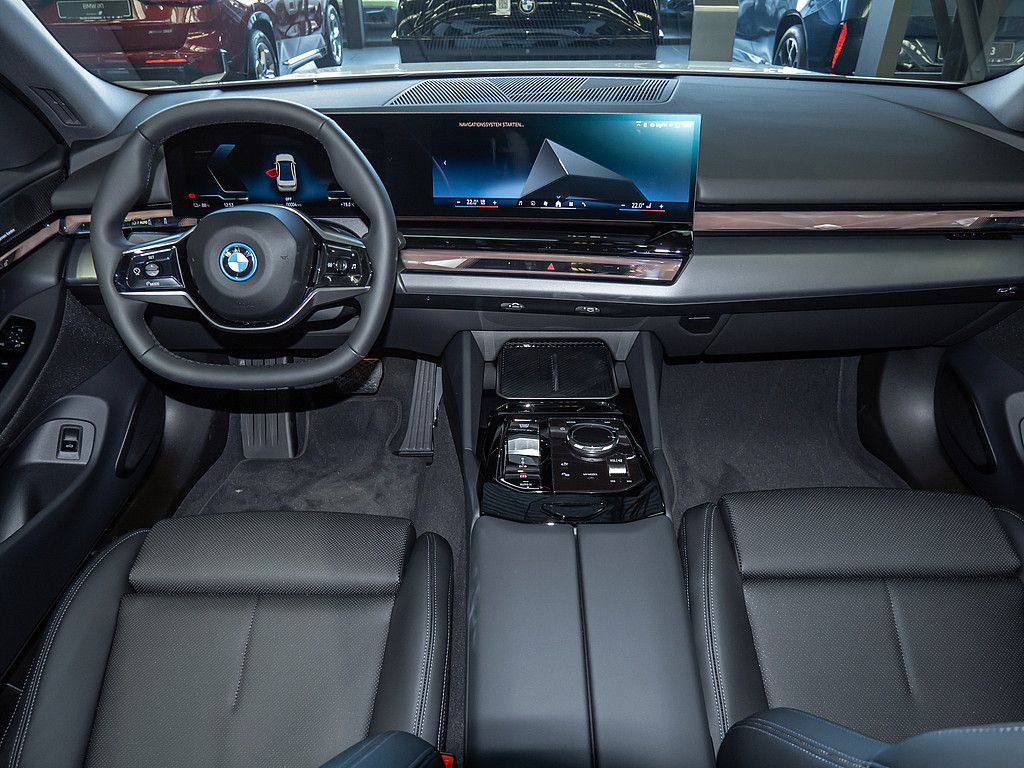 BMW i5
