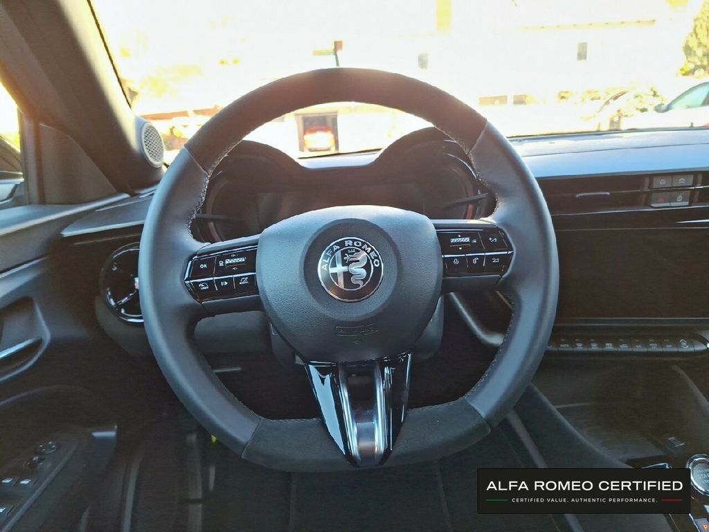Alfa Romeo Junior 2025