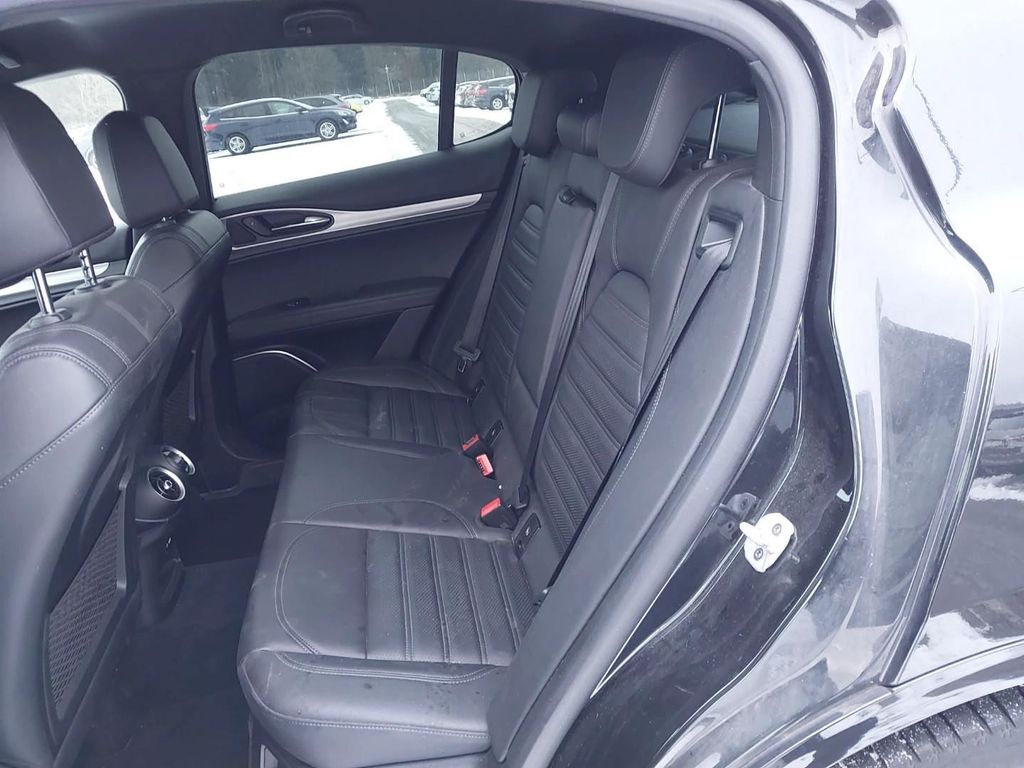 Alfa Romeo Stelvio 2022