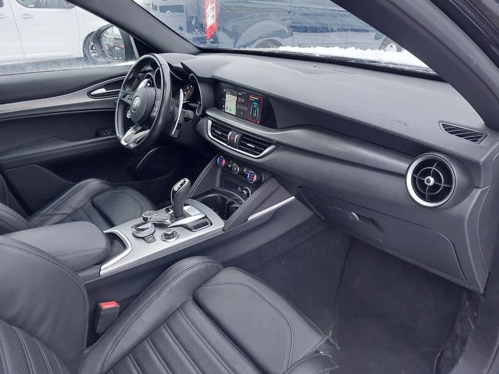 Alfa Romeo Stelvio 2022