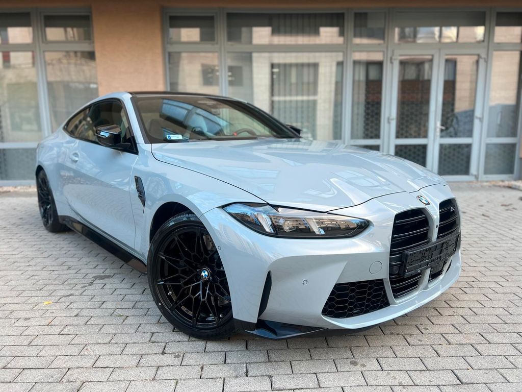 BMW M4 2025
