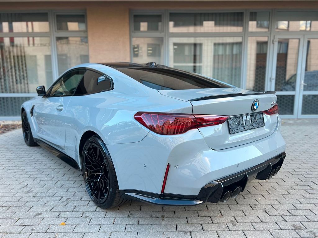 BMW M4 2025