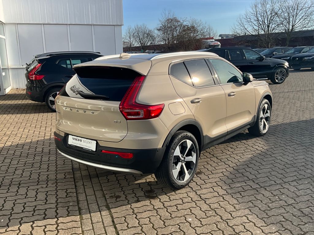 Volvo XC40 2025