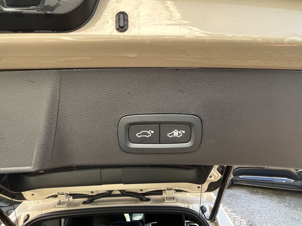 Volvo XC40 2025