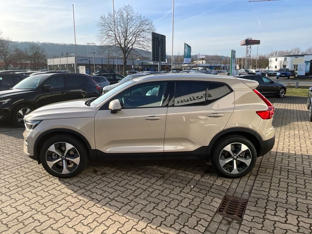 Volvo XC40 2025