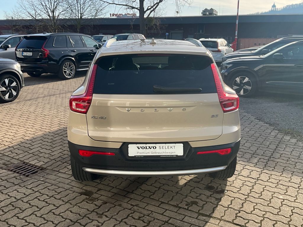Volvo XC40 2025
