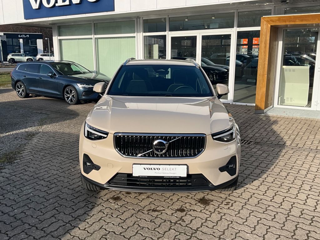 Volvo XC40 2025