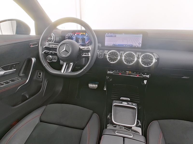 Mercedes-Benz CLA 200 2024