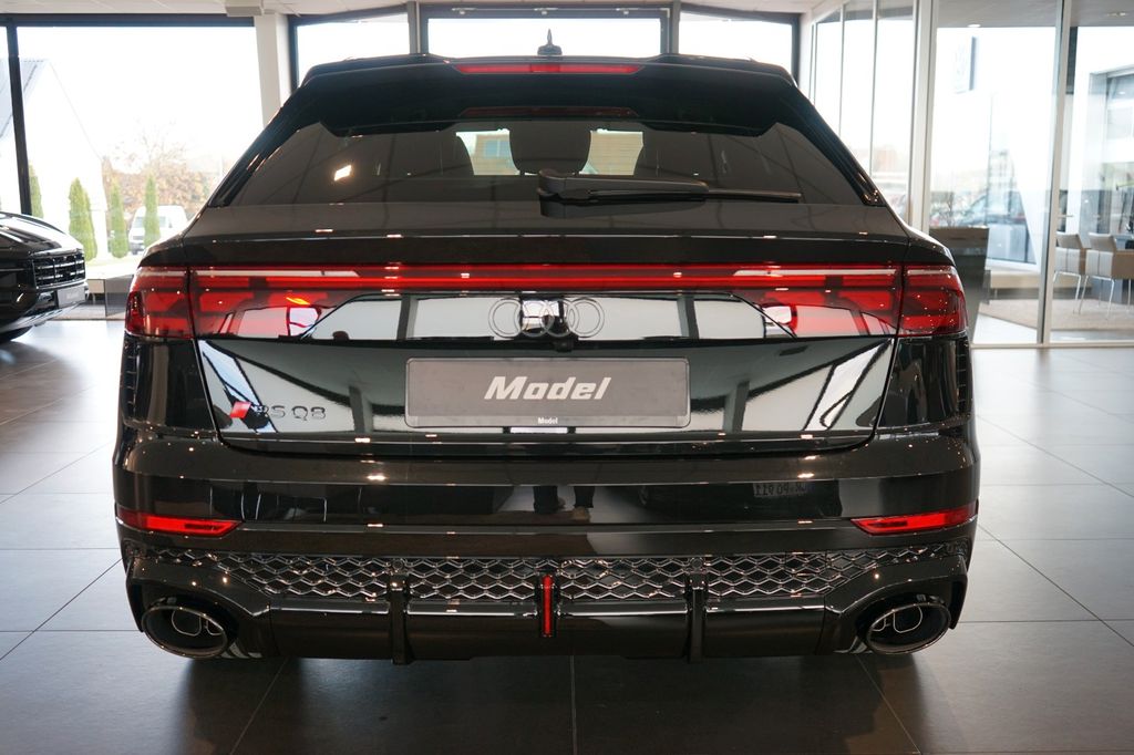 Audi RSQ8 2025