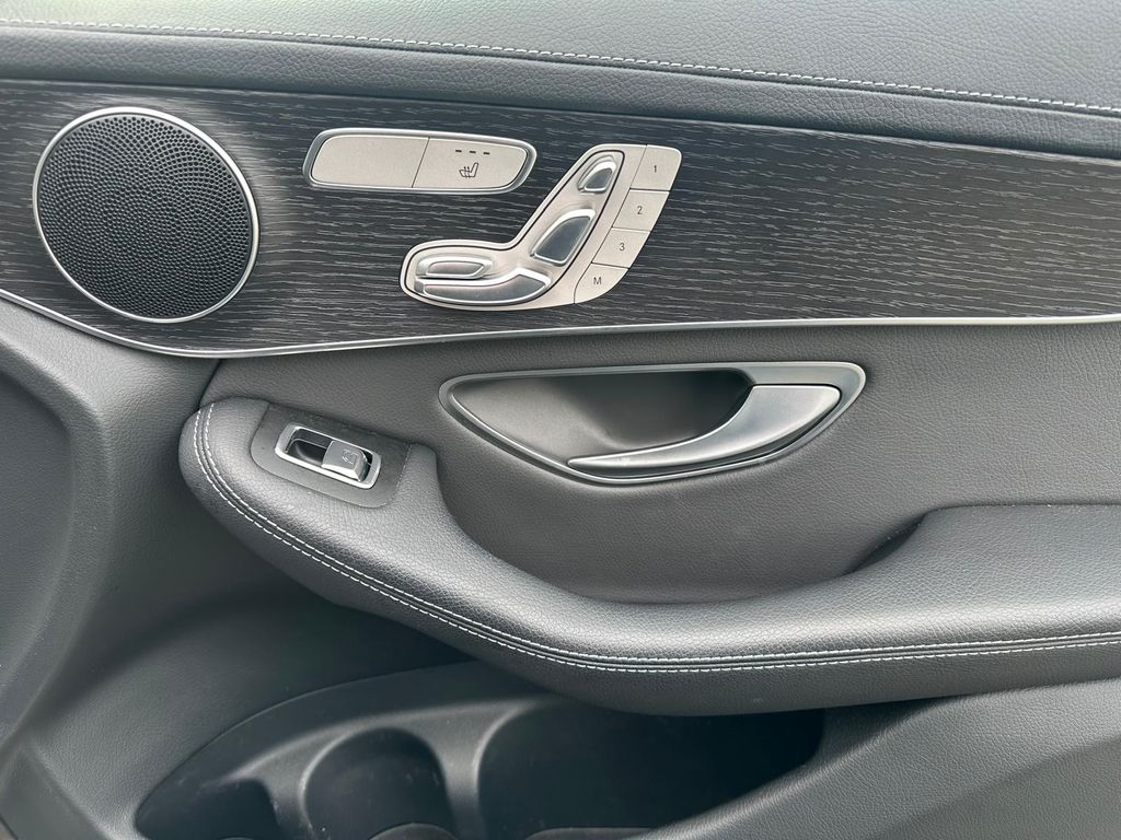 Mercedes-Benz GLC 300 2022