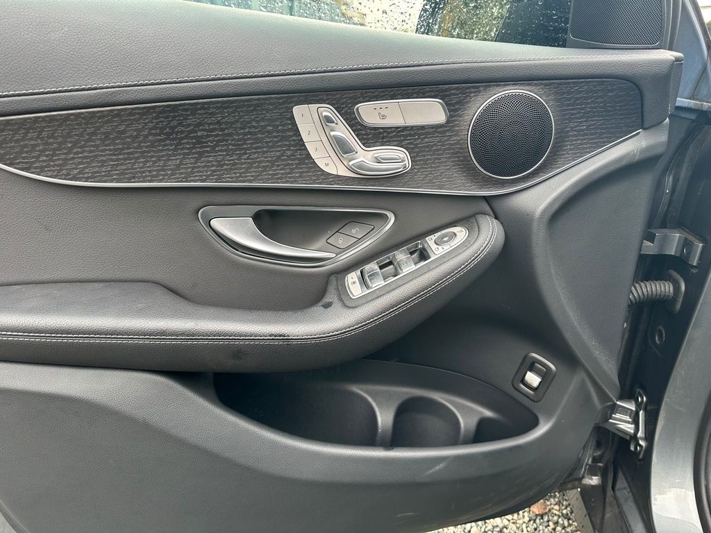 Mercedes-Benz GLC 300 2022