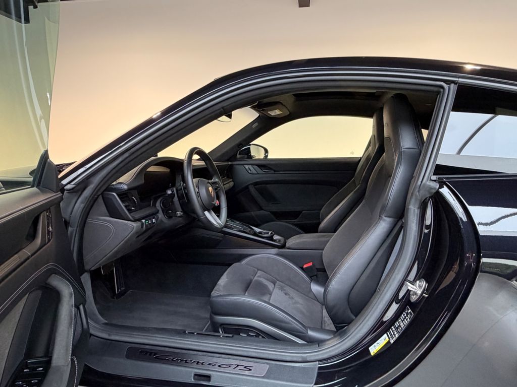 Porsche 992 2025