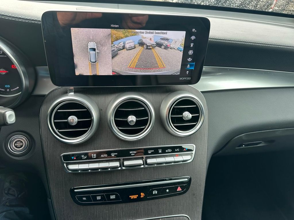 Mercedes-Benz GLC 300 2022